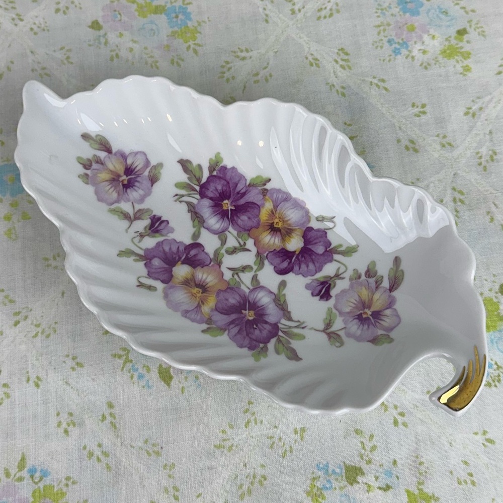 Vintage Old Nuremberg Bavaria Germany Pansy Design Candy/Nut/Relish Dish